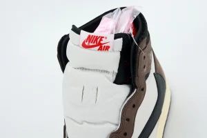 Travis Scott x Air Jordan 1 Retro High OG 'Mocha' replica