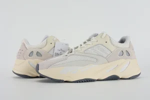 Yeezy Boost 700 Analog Replica