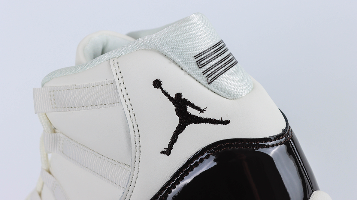 Air Jordan 11 Retro 'Neapolitan' Reps