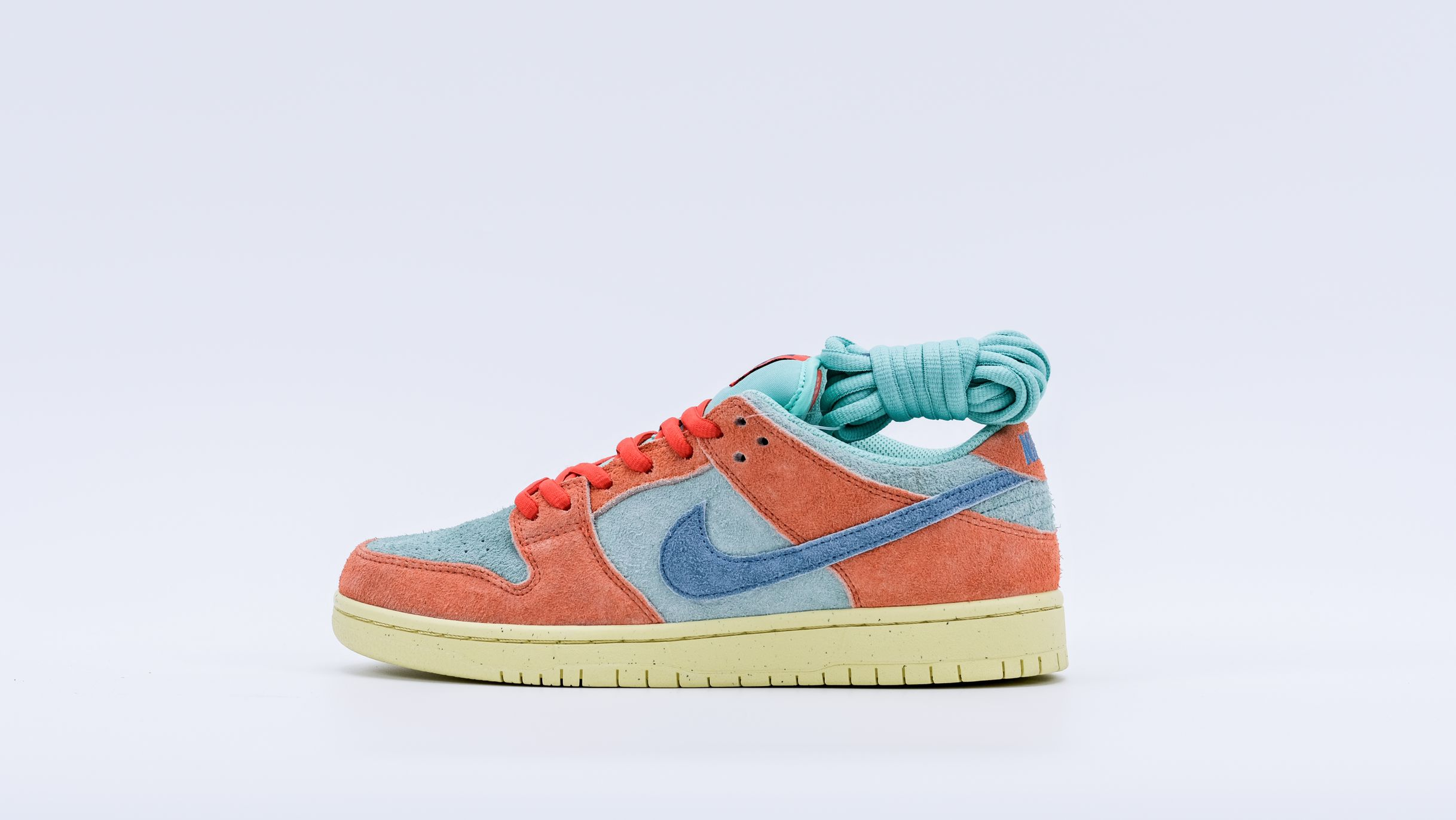 Dunk Low SB 'Orange Emerald Rise' Reps
