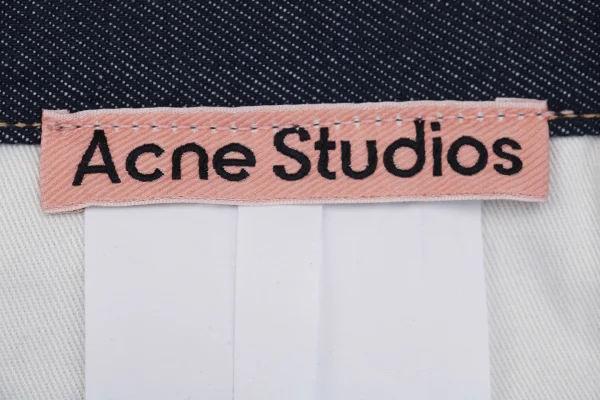 Acne Studio logo tag