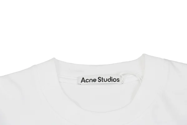 Neckline