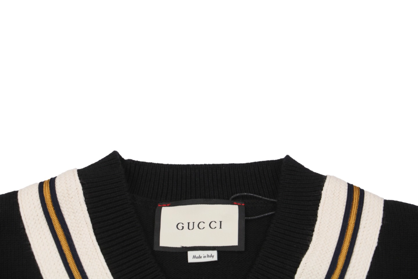 Neckline