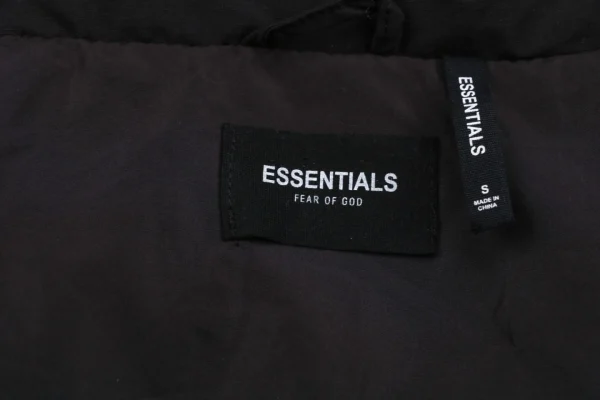 Essentials logo tag