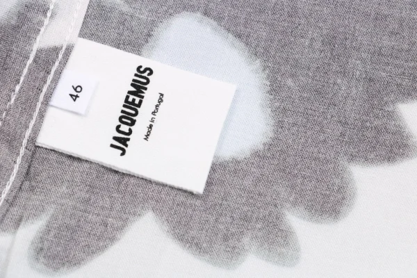 Jacquemus logo tag