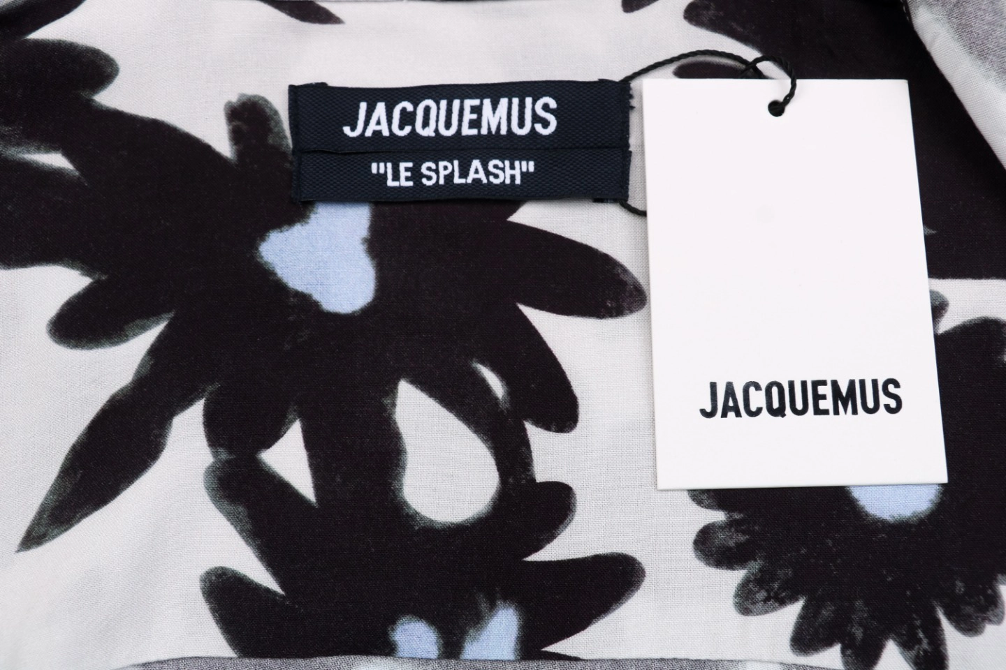 Jacquemus logo tag