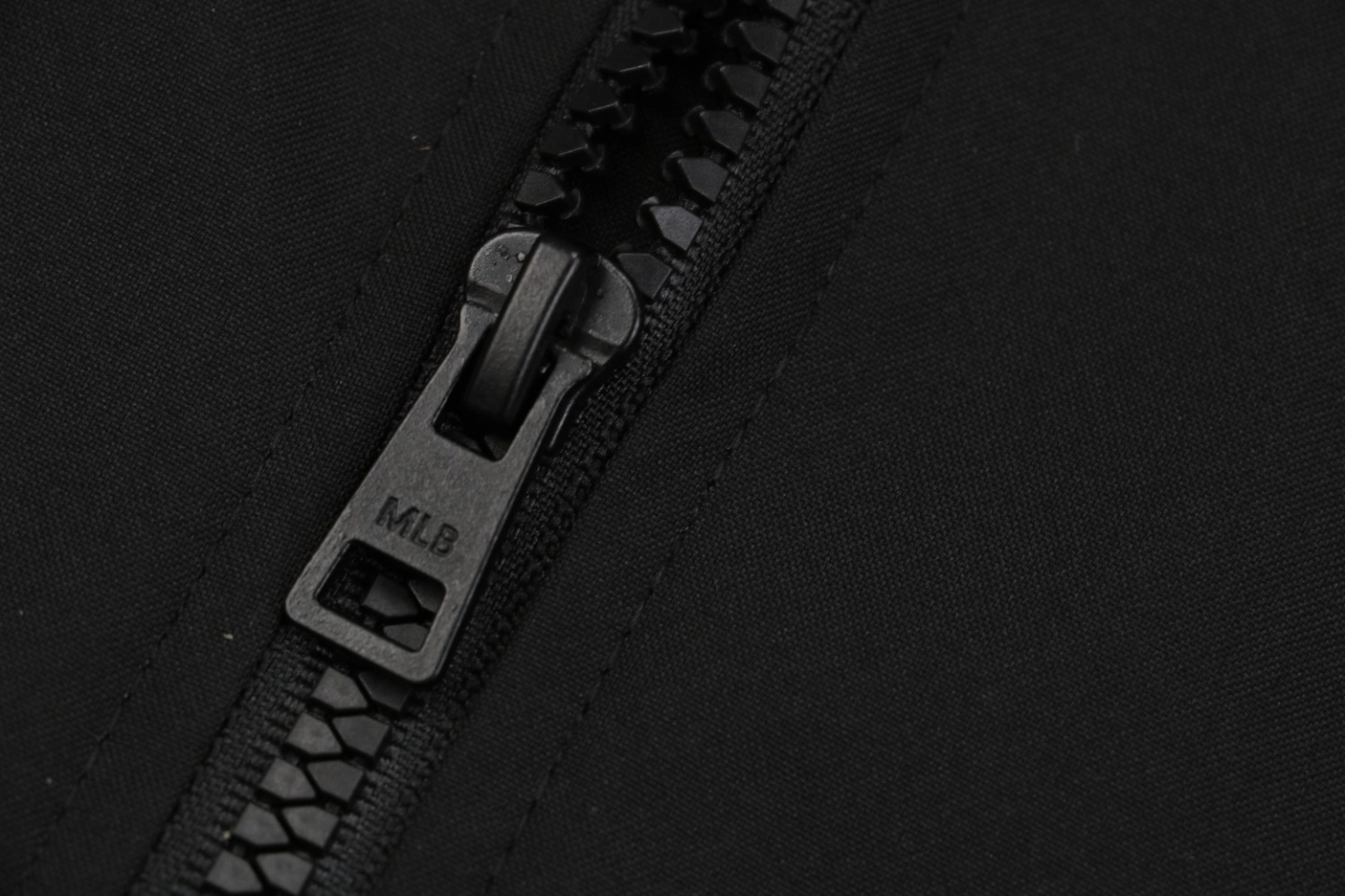 Zipper puller