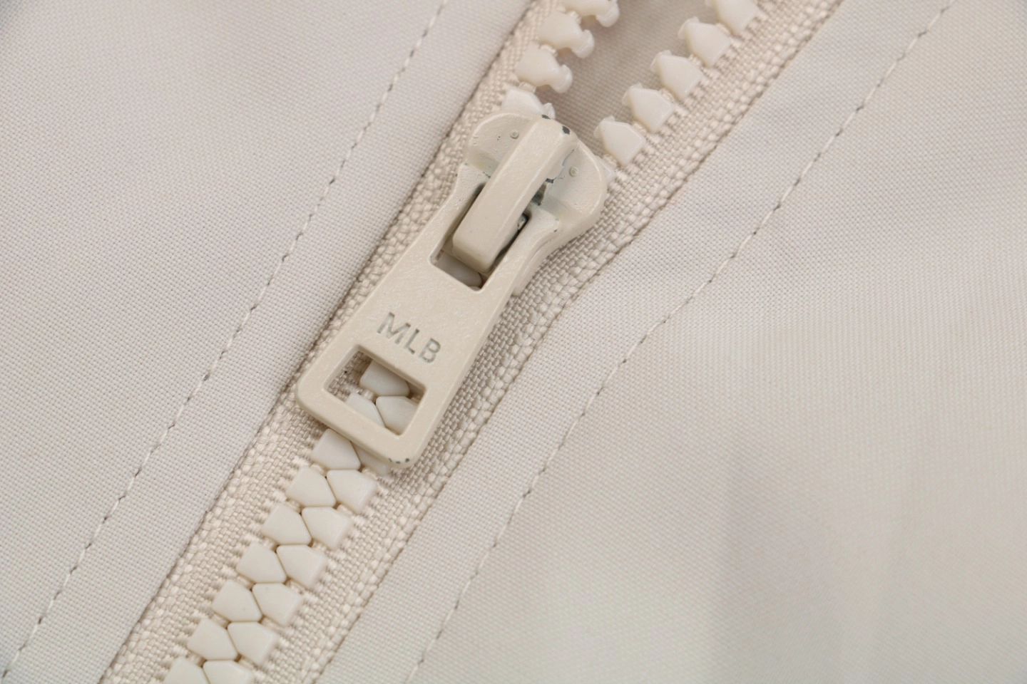 Zipper puller