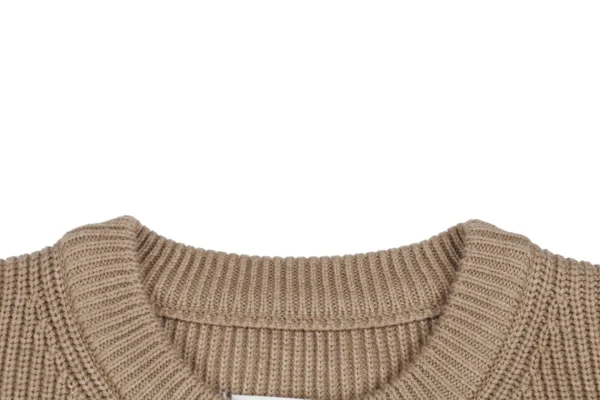 Neckline