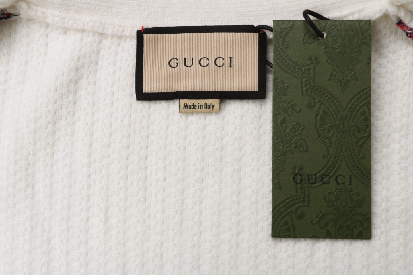 logo tag