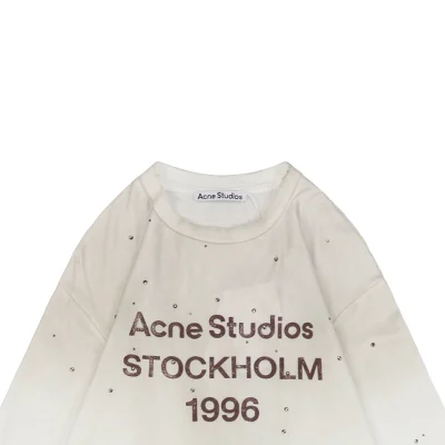 Neckline