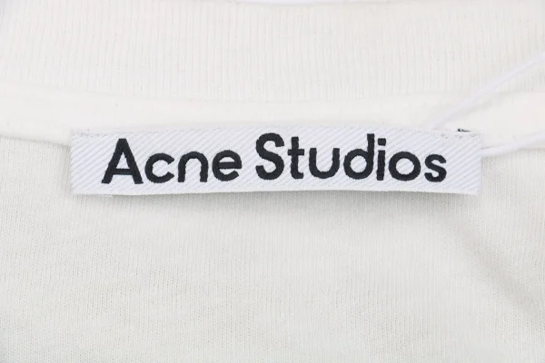 logo tag
