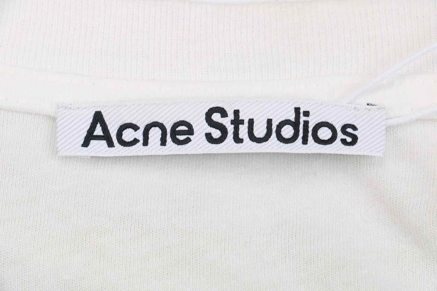 logo tag