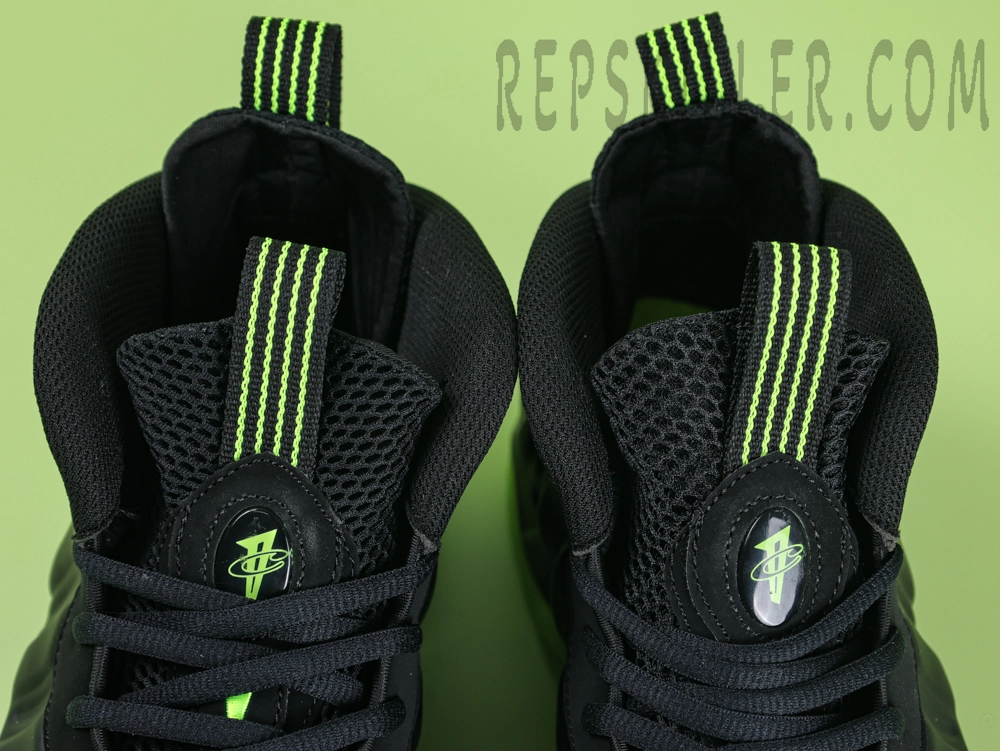 Nike Air Foamposite One ‘Black Volt’12
