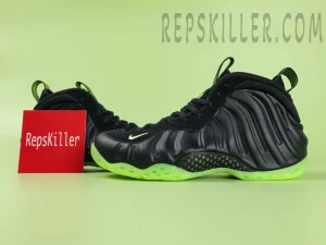 Nike Air Foamposite One ‘Black Volt’2