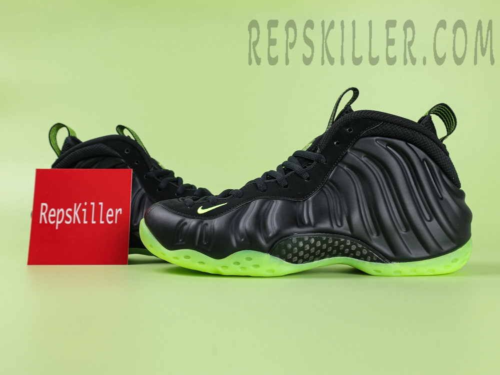 Nike Air Foamposite One ‘Black Volt’2