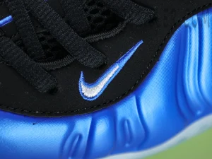 Nike Air Foamposite One ‘Dark Neon Royal’10