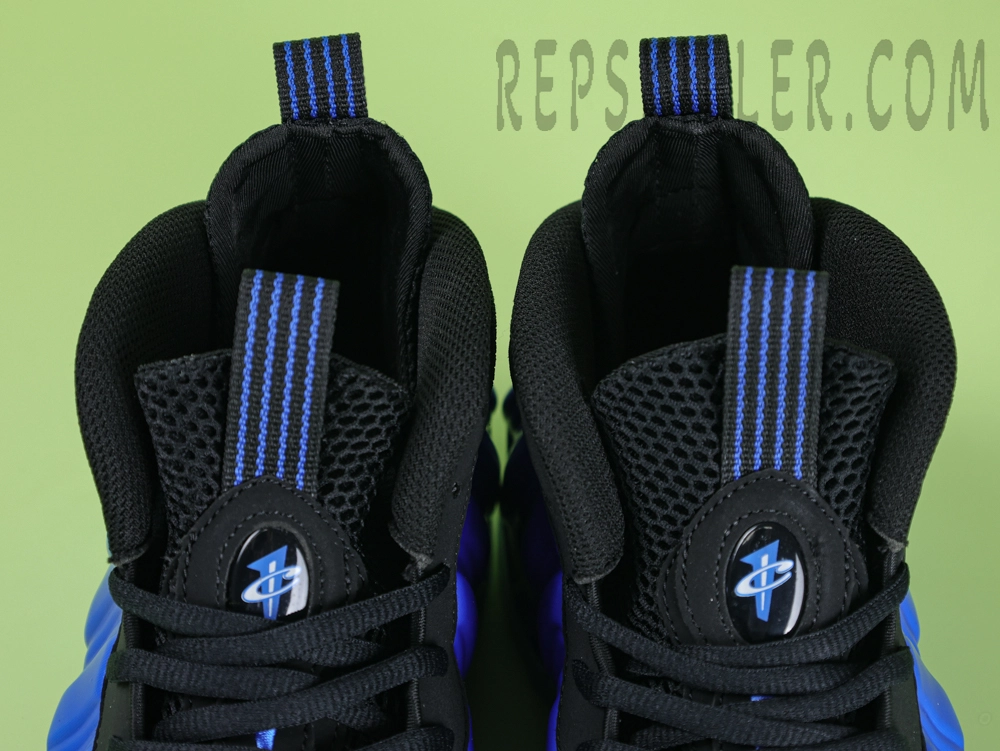 Nike Air Foamposite One ‘Dark Neon Royal’12
