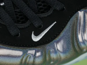 Nike Air Foamposite One ‘Hologram’10
