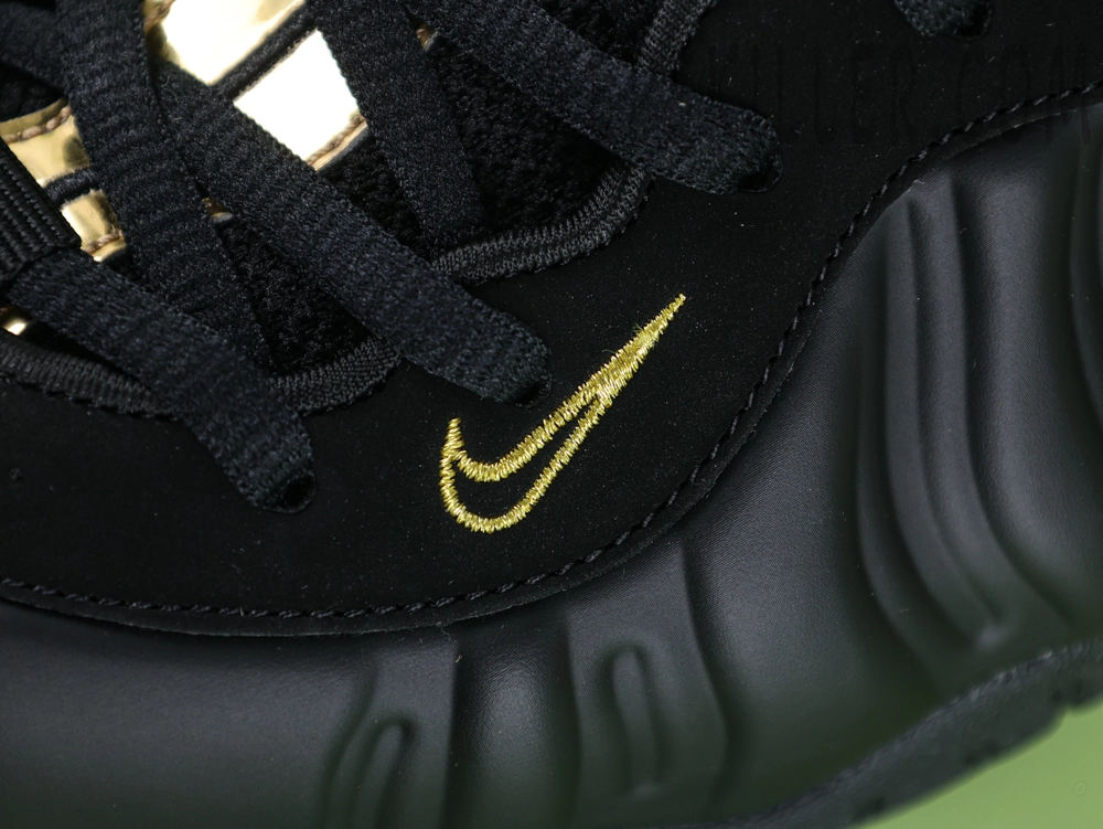 Nike Air Foamposite Pro ‘Black Metallic Gold’10