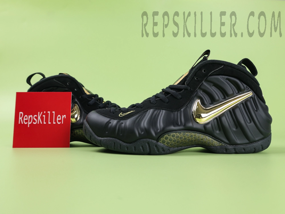 Nike Air Foamposite Pro ‘Black Metallic Gold’2