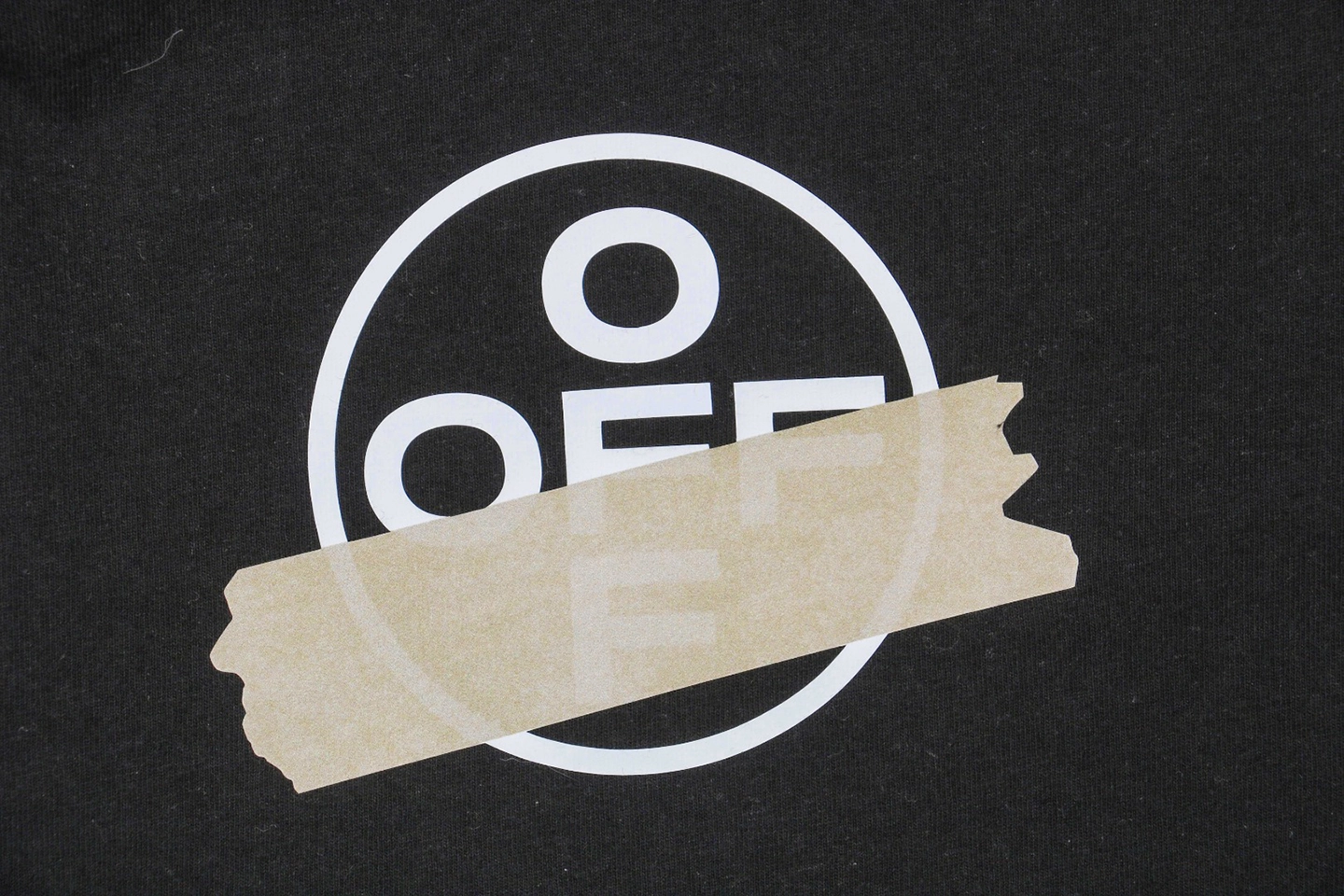 OFF-WHITE CO Virgil Yellow Tape Arrows Print Short-Sleeve T-Shirt7.jpeg