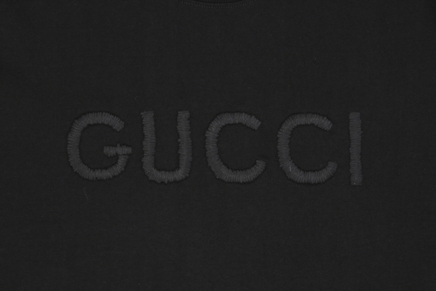 Subtle Pattern Single-Row G Letter Embroidered Short-Sleeve T-Shirt12.jpeg