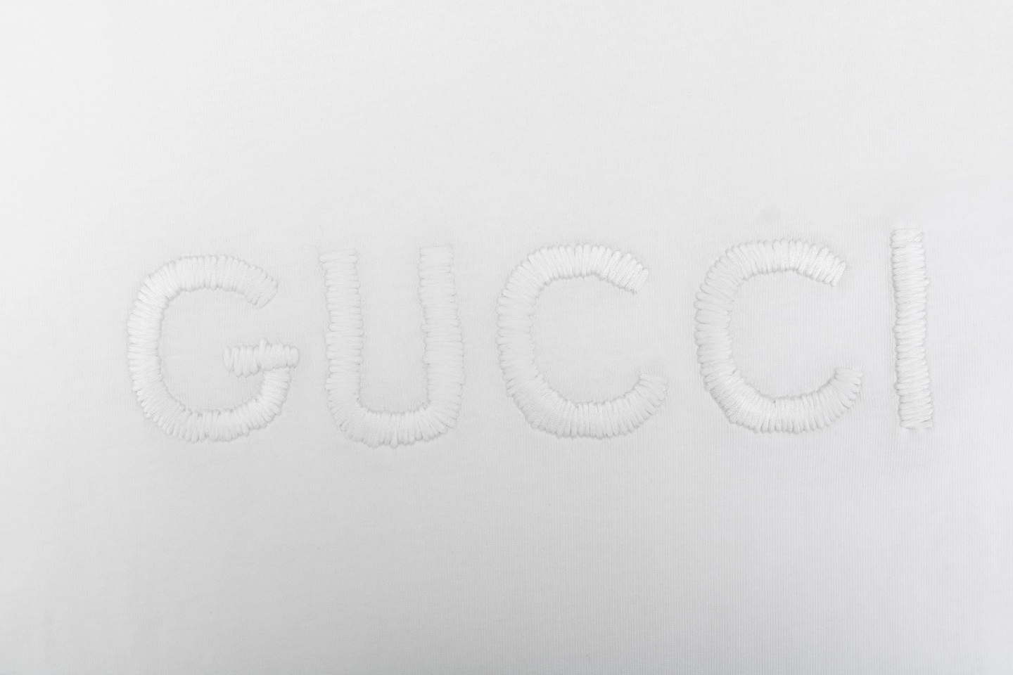 Subtle Pattern Single-Row G Letter Embroidered Short-Sleeve T-Shirt4.jpeg
