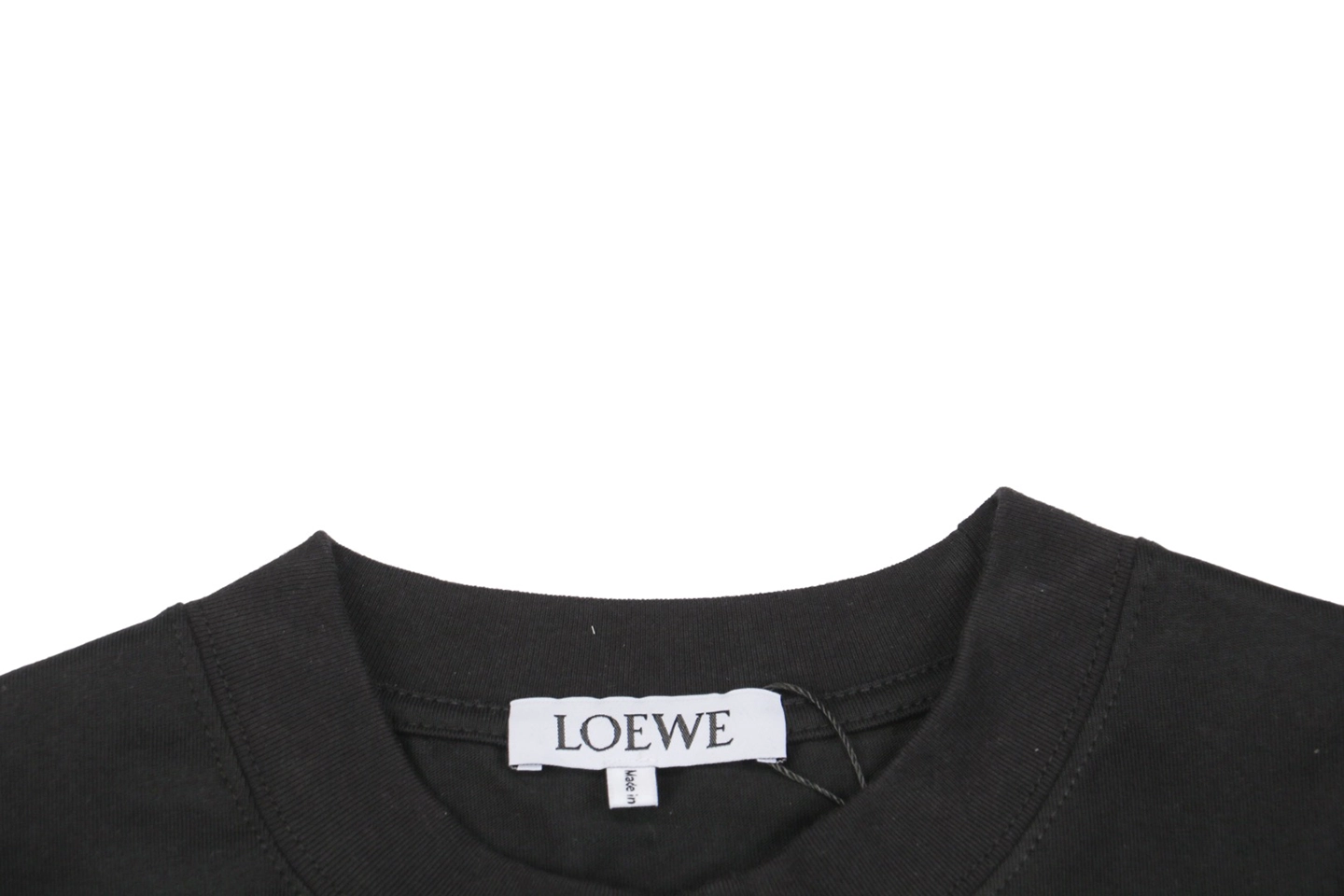 Neckline