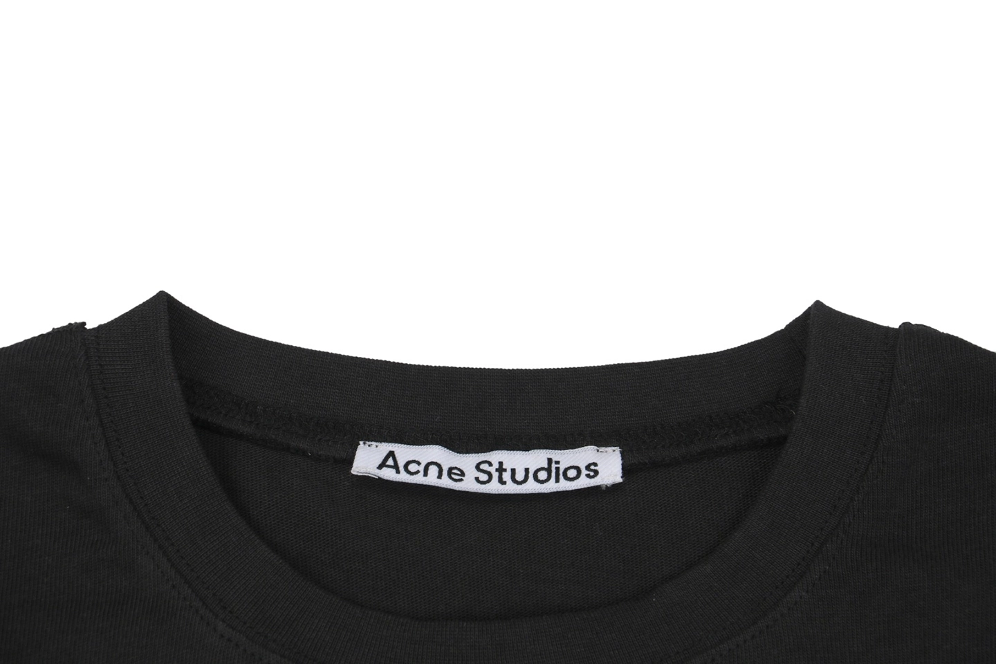 Neckline