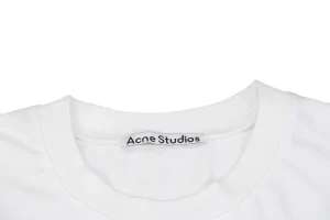 Neckline