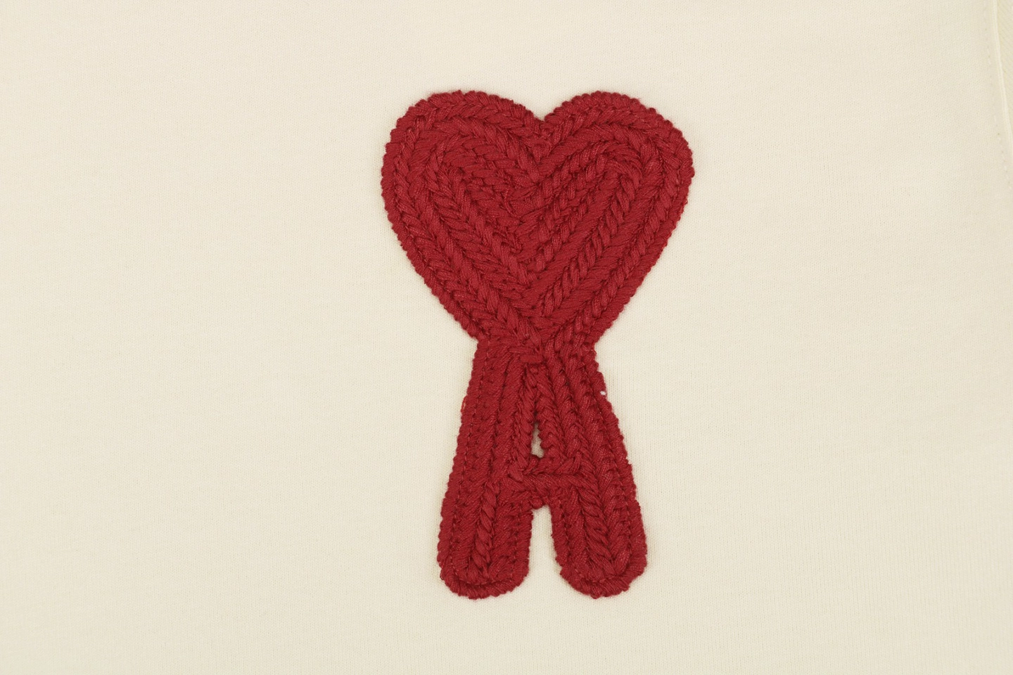 Ami Playful Heart Embroidery T-Shirt14.jpeg