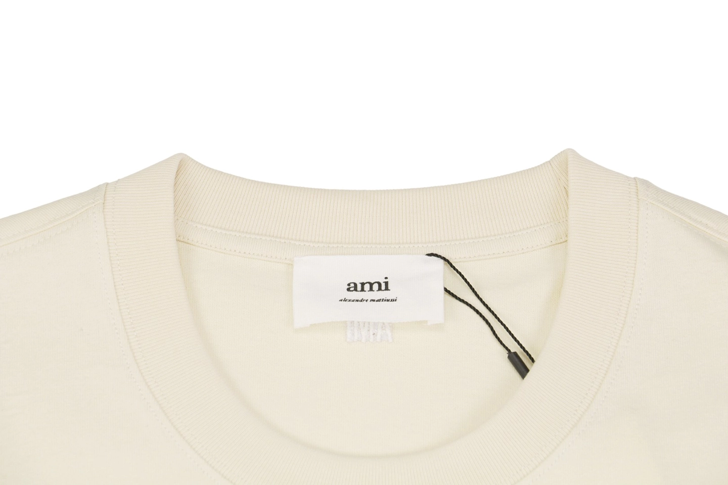 Neckline