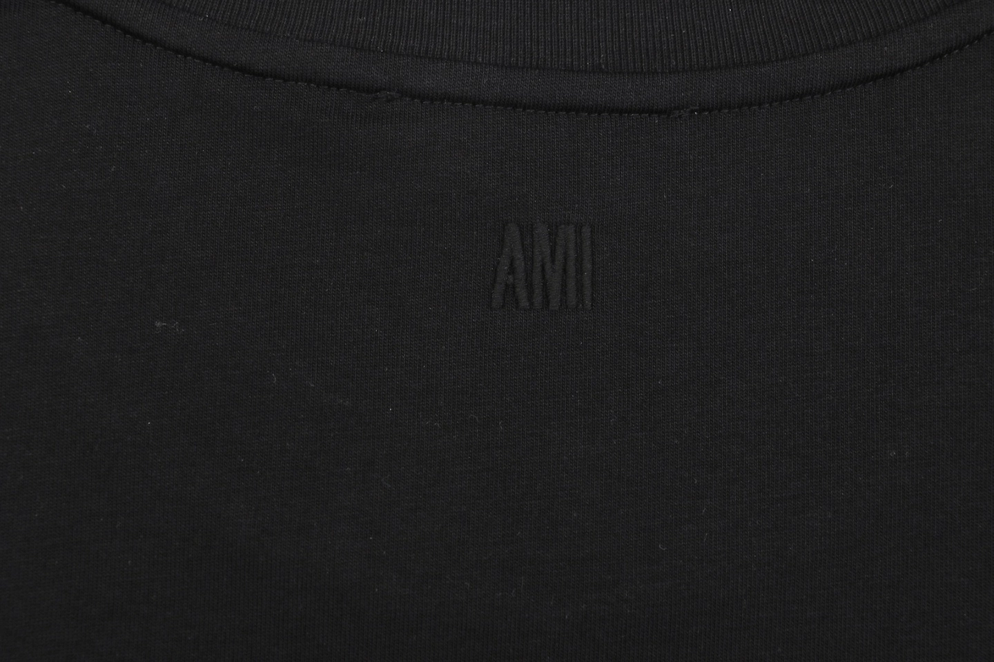 Ami Small Heart Logo Embroidery T-Shirt14.jpeg