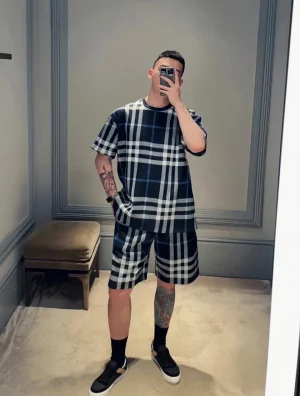 BBry Check Pattern Knit T-Shirt-16