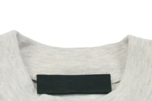 Neckline