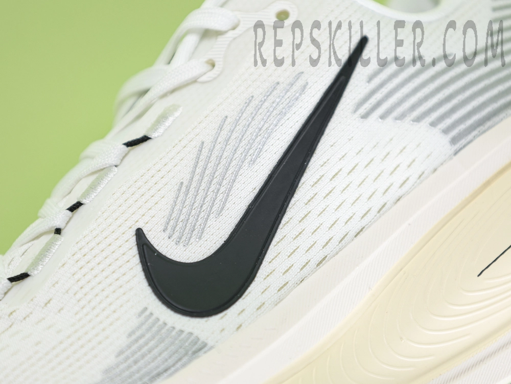Nike Vomero 18 “Summit White:Coconut Milk:Black”10