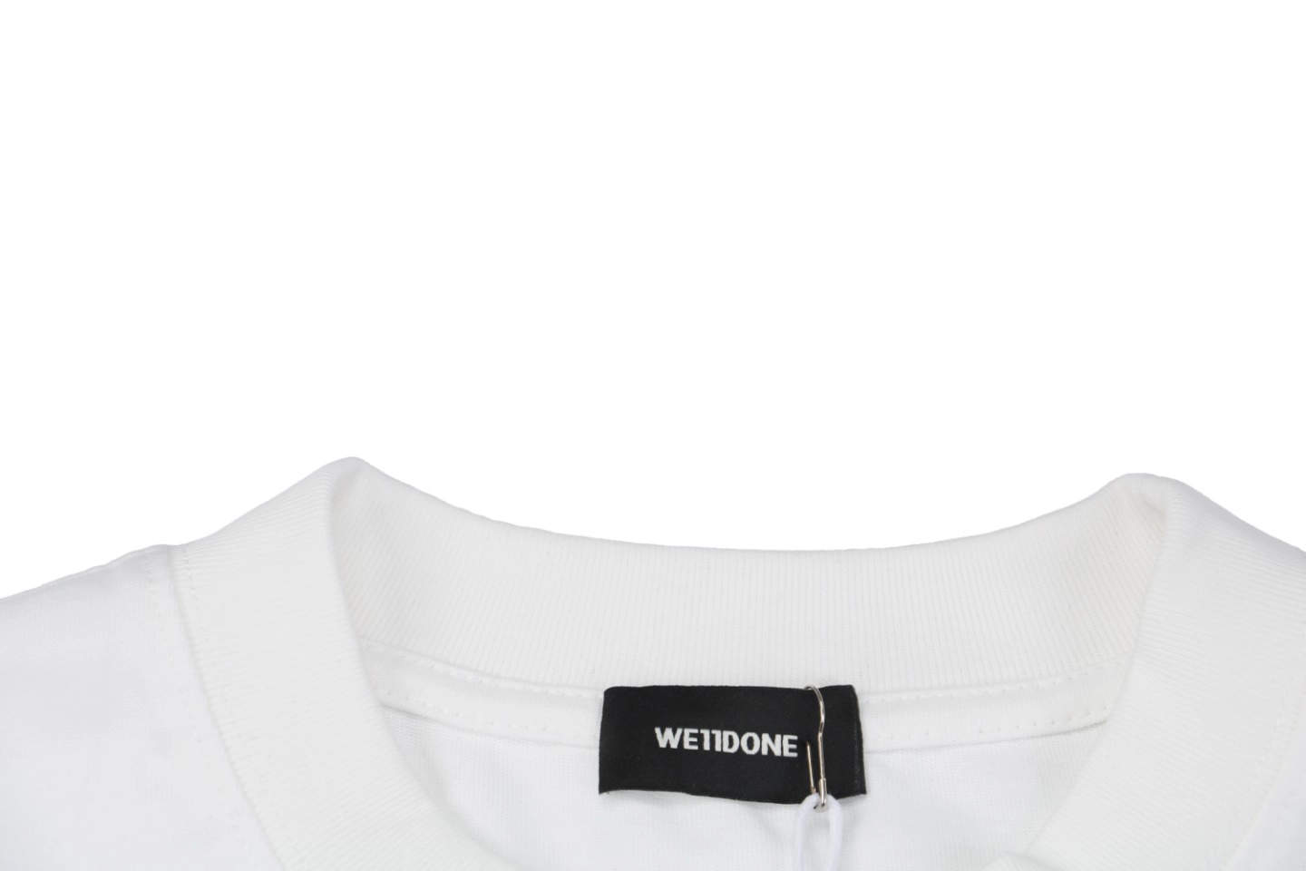 Neckline
