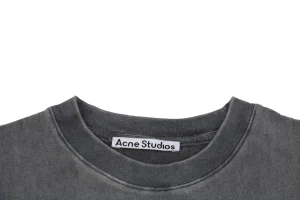 Neckline