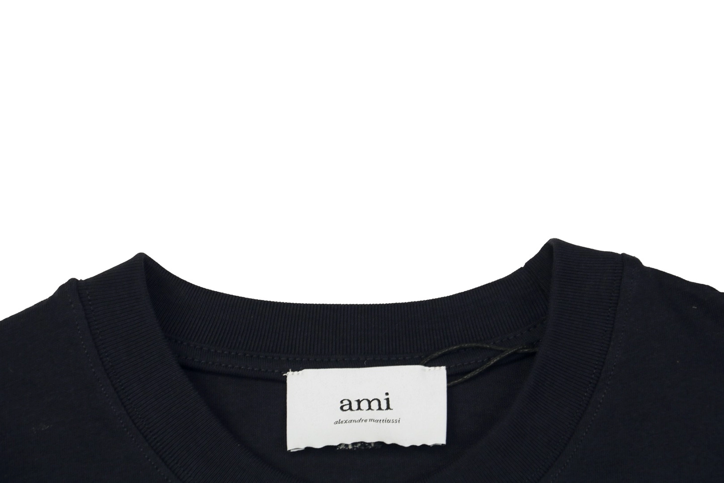 Neckline