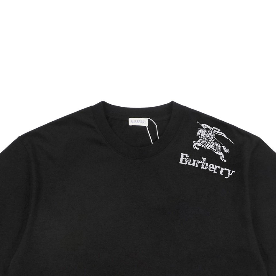 BBry Shoulder & Hem Equestrian Knight Print T-Shirt10.jpeg