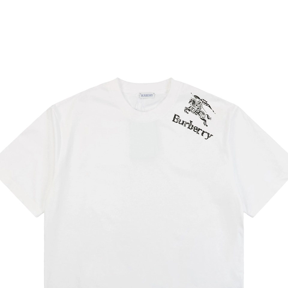 BBry Shoulder & Hem Equestrian Knight Print T-Shirt5.jpeg