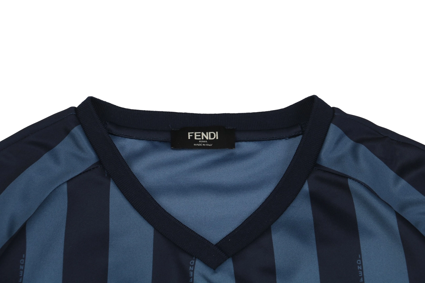 Neckline