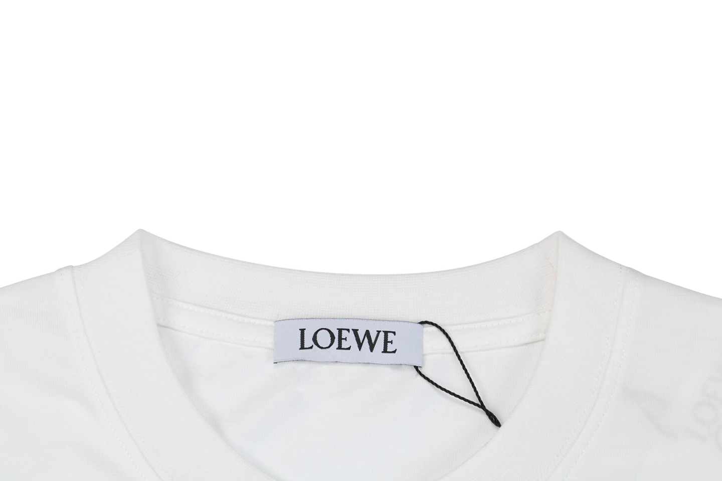Neckline
