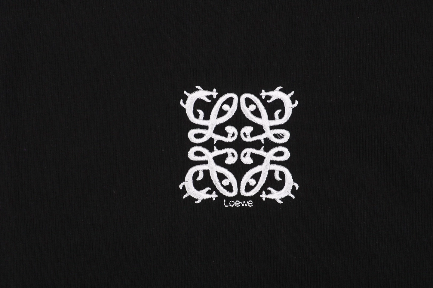 L Dragon Floral Logo Embroidered T-Shirt18.jpeg