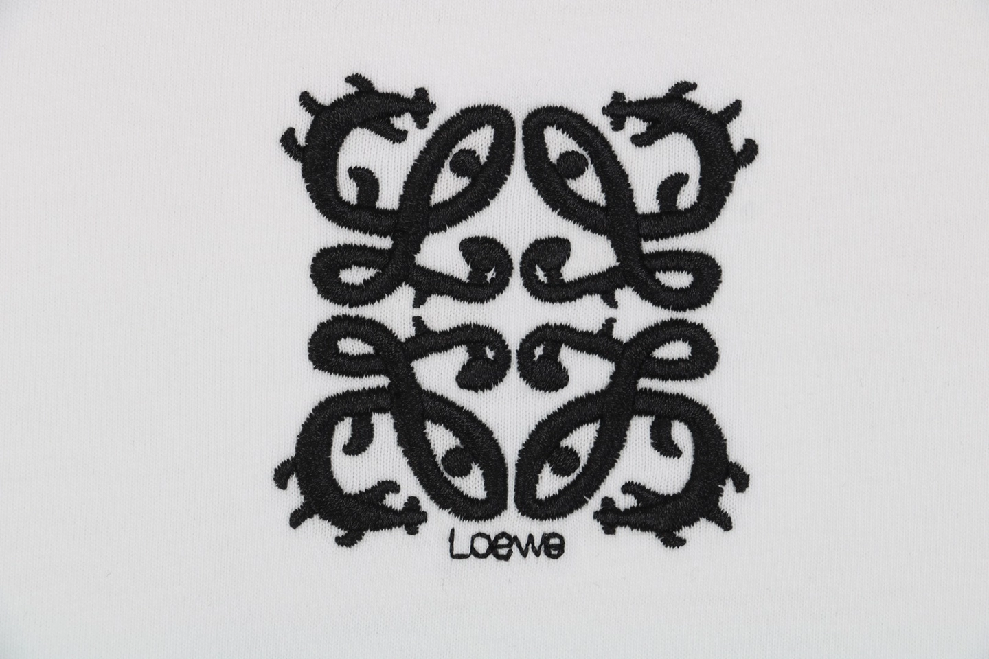 L Dragon Floral Logo Embroidered T-Shirt7.jpeg