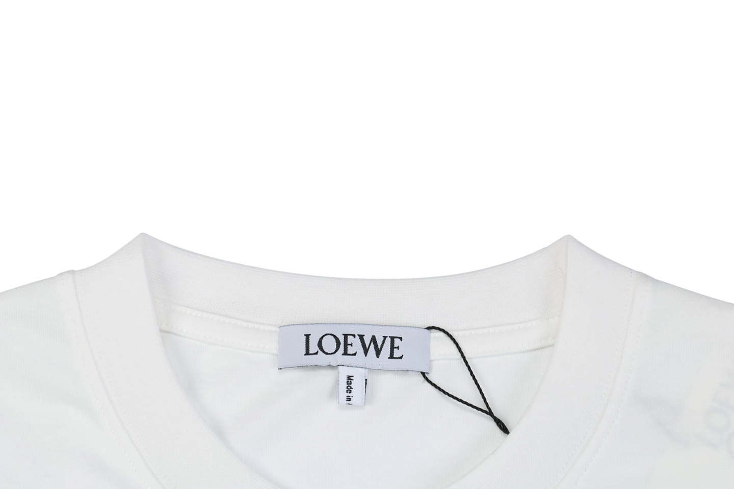 Neckline
