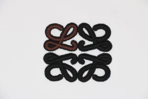 L Khaki Color-Block Floral Logo Embroidered T-Shirt7.jpeg