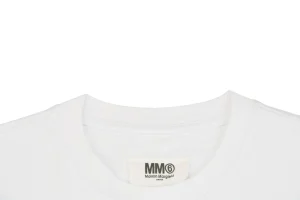 Neckline