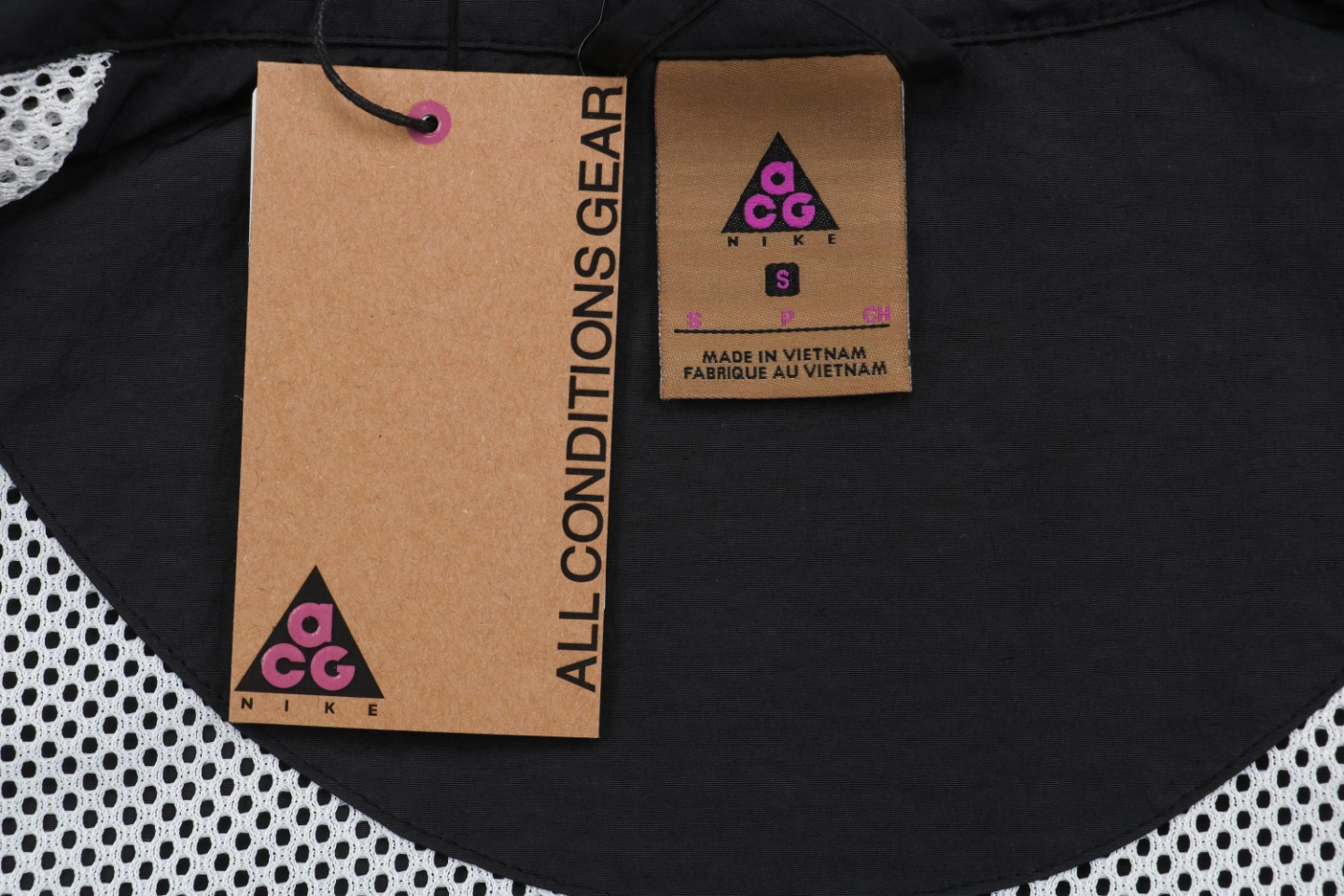 Logo tag